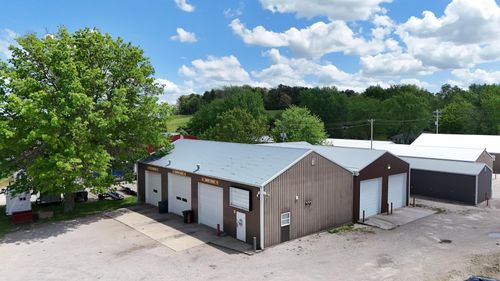 828 Commercial St, Marshfield, MO, 65706-1802 | Card Image