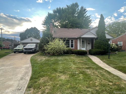1414 Fairway Ct, Dearborn, MI, 48124-1735 | Card Image
