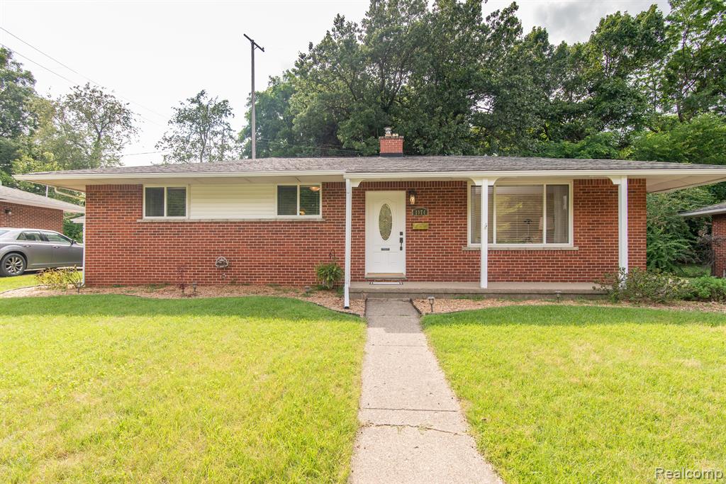 Outer Dr, Fenton, MI 48430