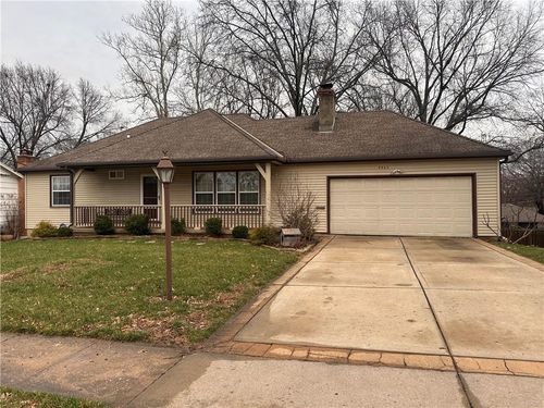 9923 Tracy Ave, Kansas City, MO, 64131-3334 | Card Image