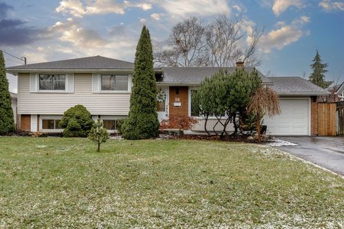 16 Old Oxford Rd, Saint Catharines, ON, L2M2J9 | Card Image