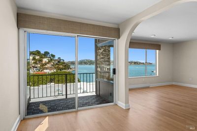 5 - 5 South St, Condo with 1 bedrooms, 1 bathrooms and 1 parking in Sausalito CA | Image 1