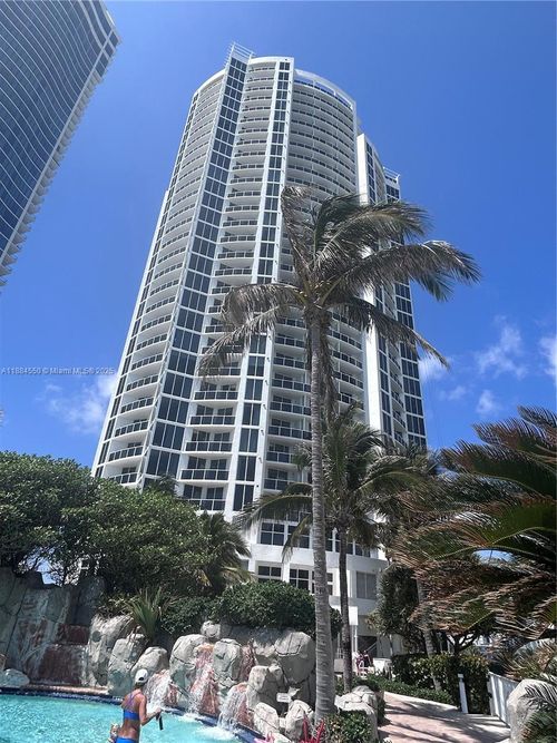2206-18001 Collins Ave, Sunny Isles Beach, FL, 33160-2722 | Card Image