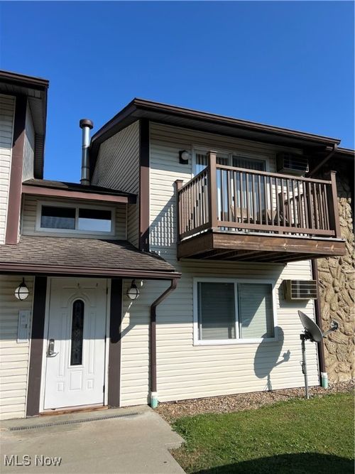 apt-8-3695 Indian Run Dr, Canfield, OH, 44406-9557 | Card Image