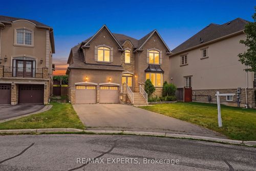 12 Sweet Valerie Crt, Maple, ON, L6A0C6 | Card Image