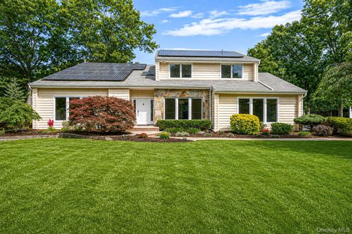 32 Annandale Road, Smithtown, NY, 11725 | Card Image