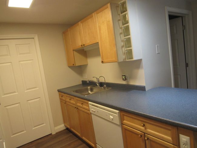 UNIT-100 - 4 Crestview Cir, Condo with 2 bedrooms, 2 bathrooms and null parking in Londonderry NH | Image 10