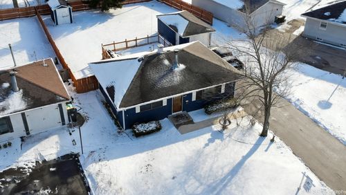 417 Lawrence Ave, Grayslake, IL, 60030-1243 | Card Image