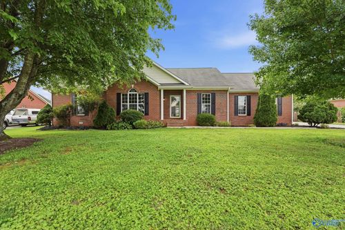 112 Break Water Dr, Huntsville, AL, 35811-8880 | Card Image