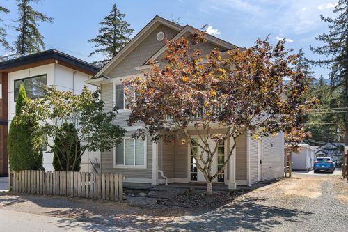 320 Spruce St, Cultus Lake, BC, V2R4Y7 | Card Image