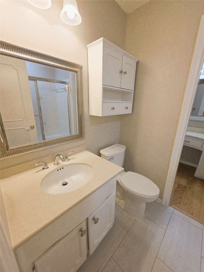 Hall Bath | Image 22