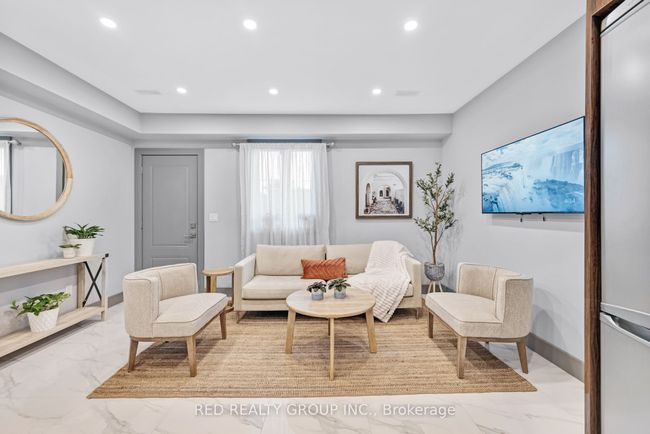 77 Millicent St, Home with 7 bedrooms, 3 bathrooms and null parking in Toronto ON | Image 18