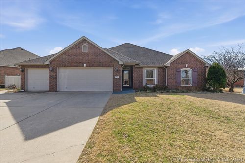 701 E Boston St, Broken Arrow, OK, 74012-7280 | Card Image