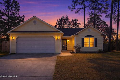 102 Sycamore Dr, Jacksonville, NC, 28546-4586 | Card Image
