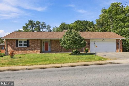 130 Martin Ave, EPHRATA, PA, 17522-1723 | Card Image