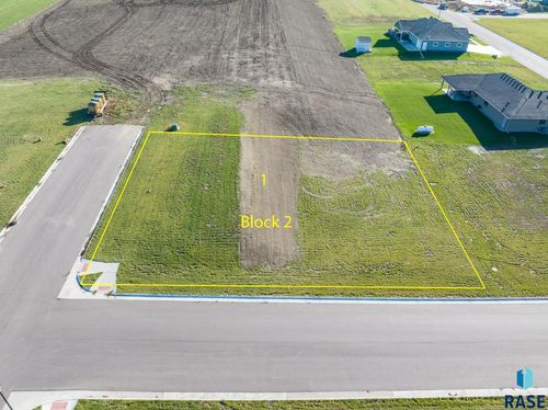 1303 Willard Ln, Larchwood, IA, 51241-7668 | Card Image