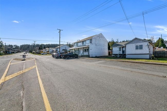 8118 York Ave, House other with 2 bedrooms, 1 bathrooms and 2 parking in Crofton BC | Image 6
