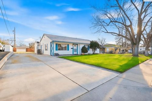 636 Chestnut Ave, Richland, WA, 99352-3634 | Card Image