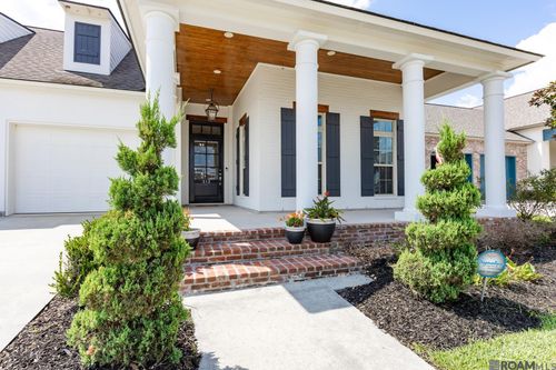 513 Glenthorne Dr, Gonzales, LA, 70737-3060 | Card Image
