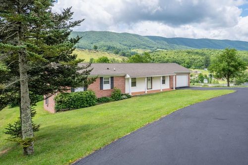 148 Tickle St, Bluefield, VA, 24605-9088 | Card Image