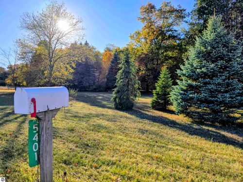5401 N 23 Rd, Mesick, MI, 49668-9725 | Card Image