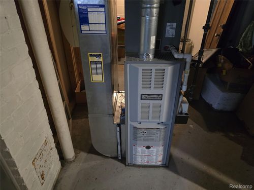 28453 Church St, Flat Rock, MI, 48134-1503 | Card Image