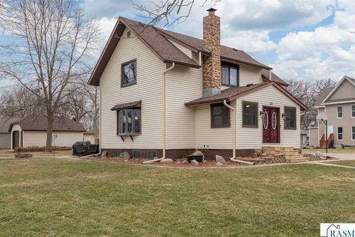 551 1st St, Gaylord, MN, 55334-4491 | Card Image