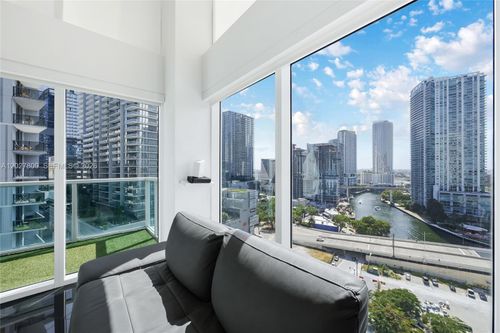 1116-41 Se 5th St, Miami, FL, 33131-2542 | Card Image