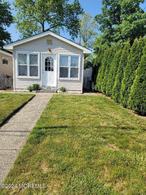 602 Central Ave, Spring Lake, NJ, 07762-1819 | Card Image