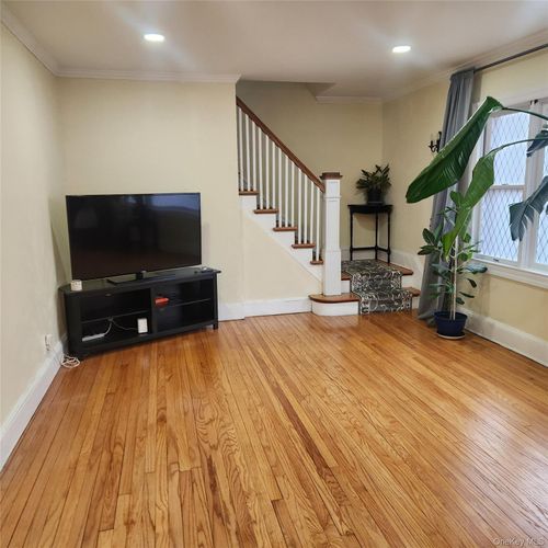 71 Davis St, East Rockaway, NY, 11518-1731 | Card Image