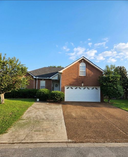 124 Shannon Ave, Madison, TN, 37115-2769 | Card Image