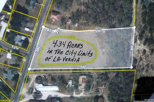 376 Dry Hollow Rd, La Vernia, TX, 78121-4042 | Card Image