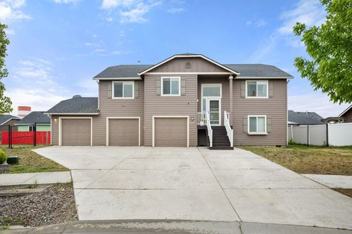 12417 W Pacific Ct, Airway Heights, WA, 99001 | Card Image