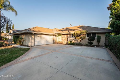 9218 Gerald Ave, Northridge, CA, 91343-3514 | Card Image