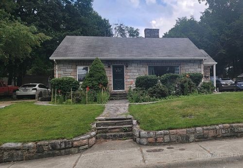 393 Oak St, Boone, NC, 28607-4249 | Card Image