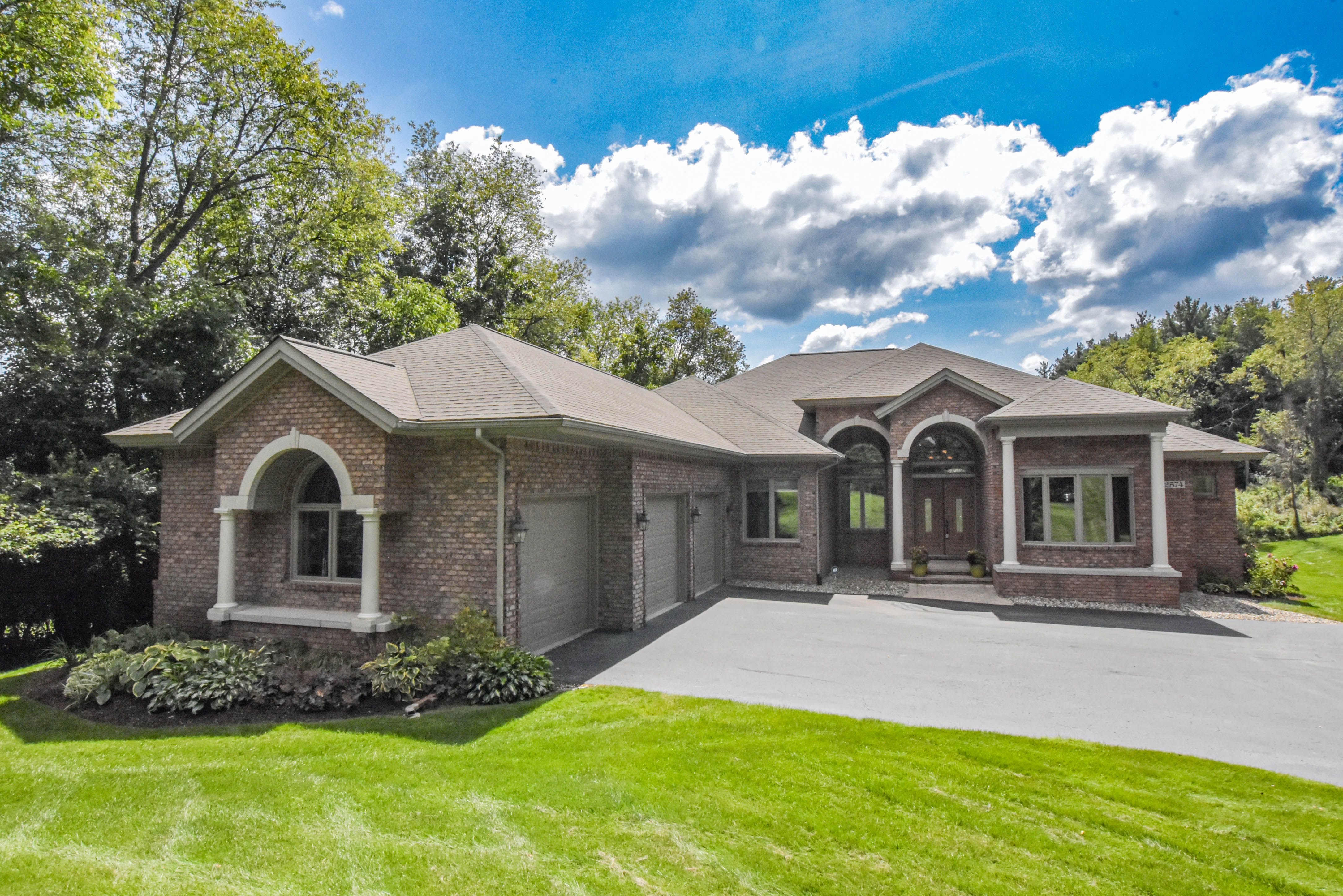 Spencer Rd, Milford, MI 48380