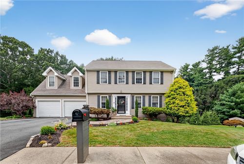5 Pine Hollow Rd, West Warwick, RI, 02893-5437 | Card Image