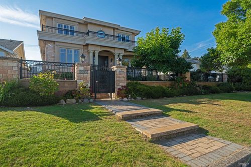 6633 Neal St, Vancouver, BC, V6P3N4 | Card Image