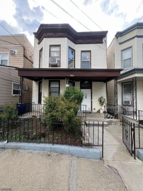 7403 2nd Ave, North Bergen, NJ, 07047-5426 | Card Image