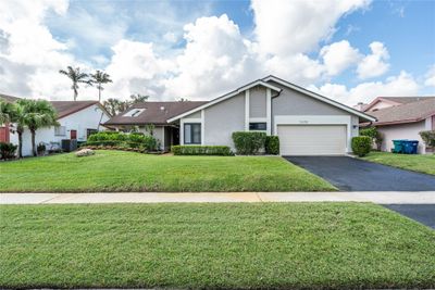 7478 Nw 49th Ct, House other with 3 bedrooms, 2 bathrooms and null parking in Lauderhill FL | Image 1