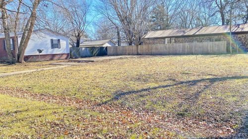 320 W Maple St, Stilwell, OK, 74960-3124 | Card Image