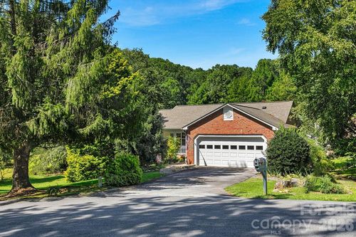 20 Mallard Ct, Brevard, NC, 28712-9102 | Card Image