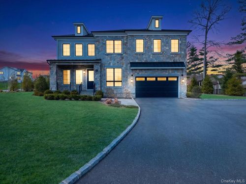 1 Sequoia Cir, Manhasset, NY, 11030-4043 | Card Image