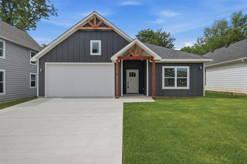 110 W Hull St, Denison, TX, 75021-4928 | Card Image