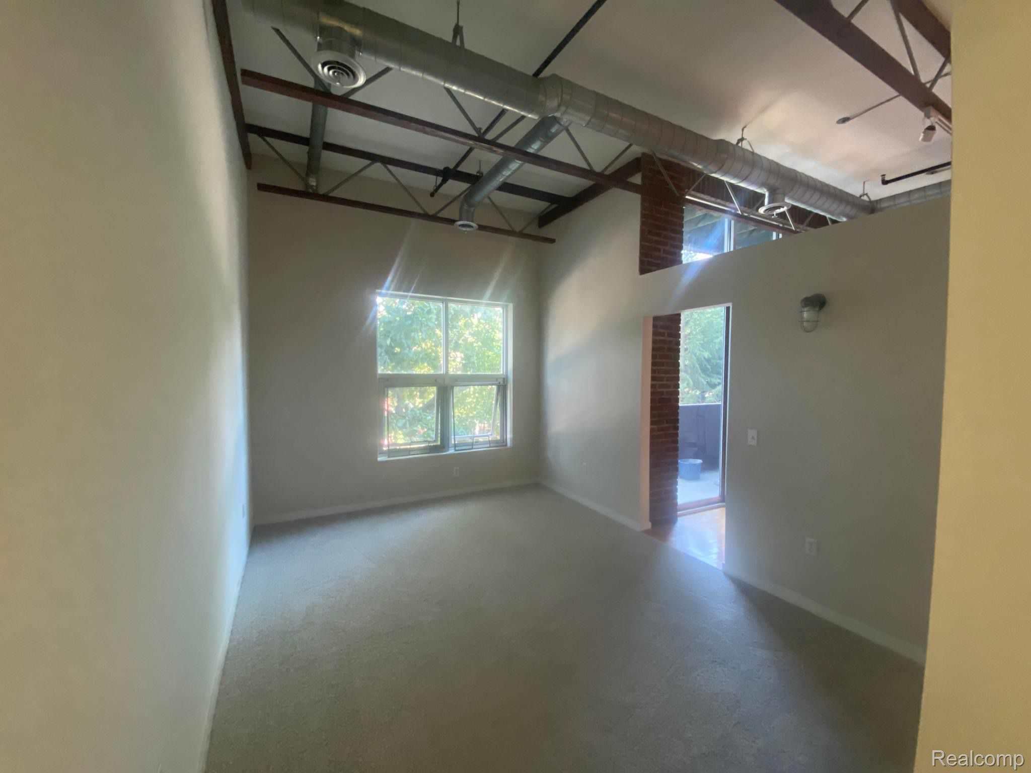 Residential Lease in Royal Oak 3
