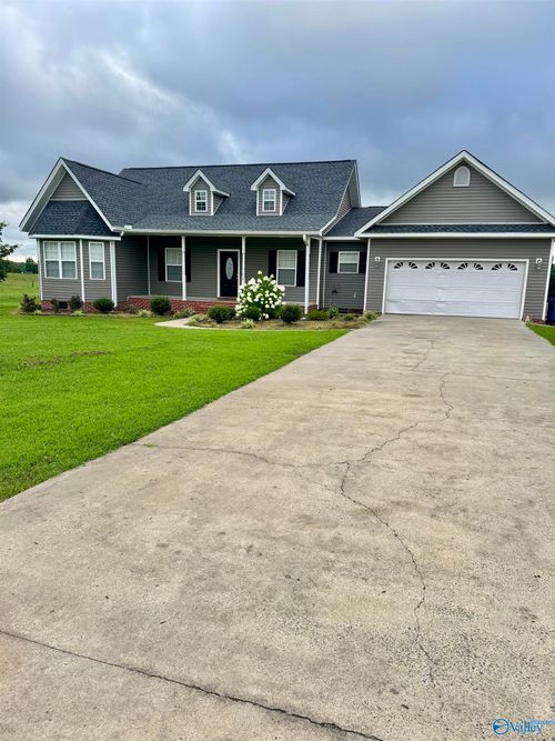 145 Graben St E, Fyffe, AL, 35971-3040 | Card Image