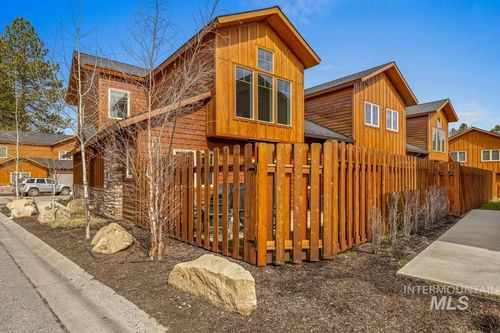 609 Blue Water Cir, McCall, ID, 83638 | Card Image