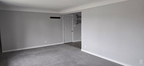 1014 Maplehill Dr, Albert Lea, MN, 56007-1823 | Card Image