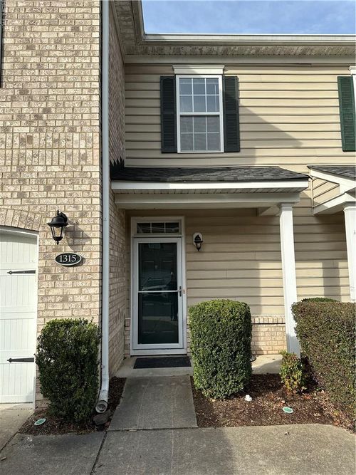 1315 Myrica Pl, Virginia Beach, VA, 23454-5144 | Card Image