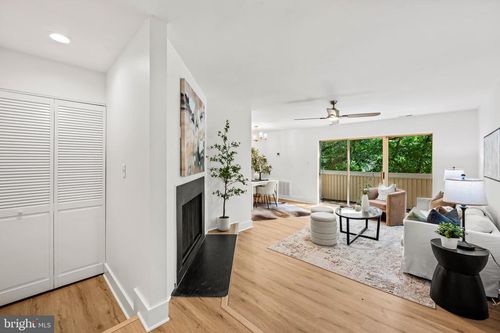 4-18241 Swiss Cir, GERMANTOWN, MD, 20874-5836 | Card Image